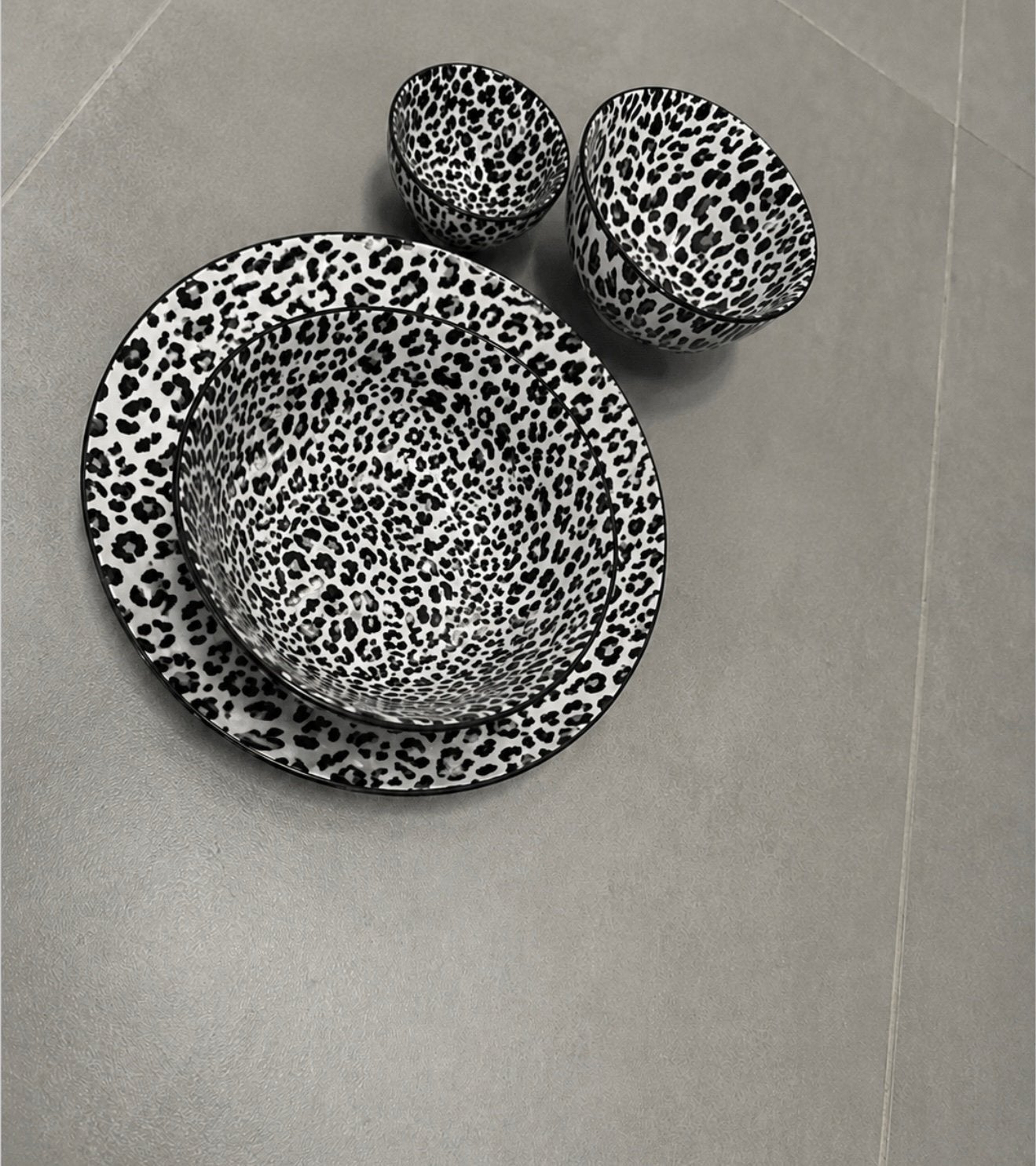 Assiettes leopard / 12 personnes, Enlèvement, Comme neuf