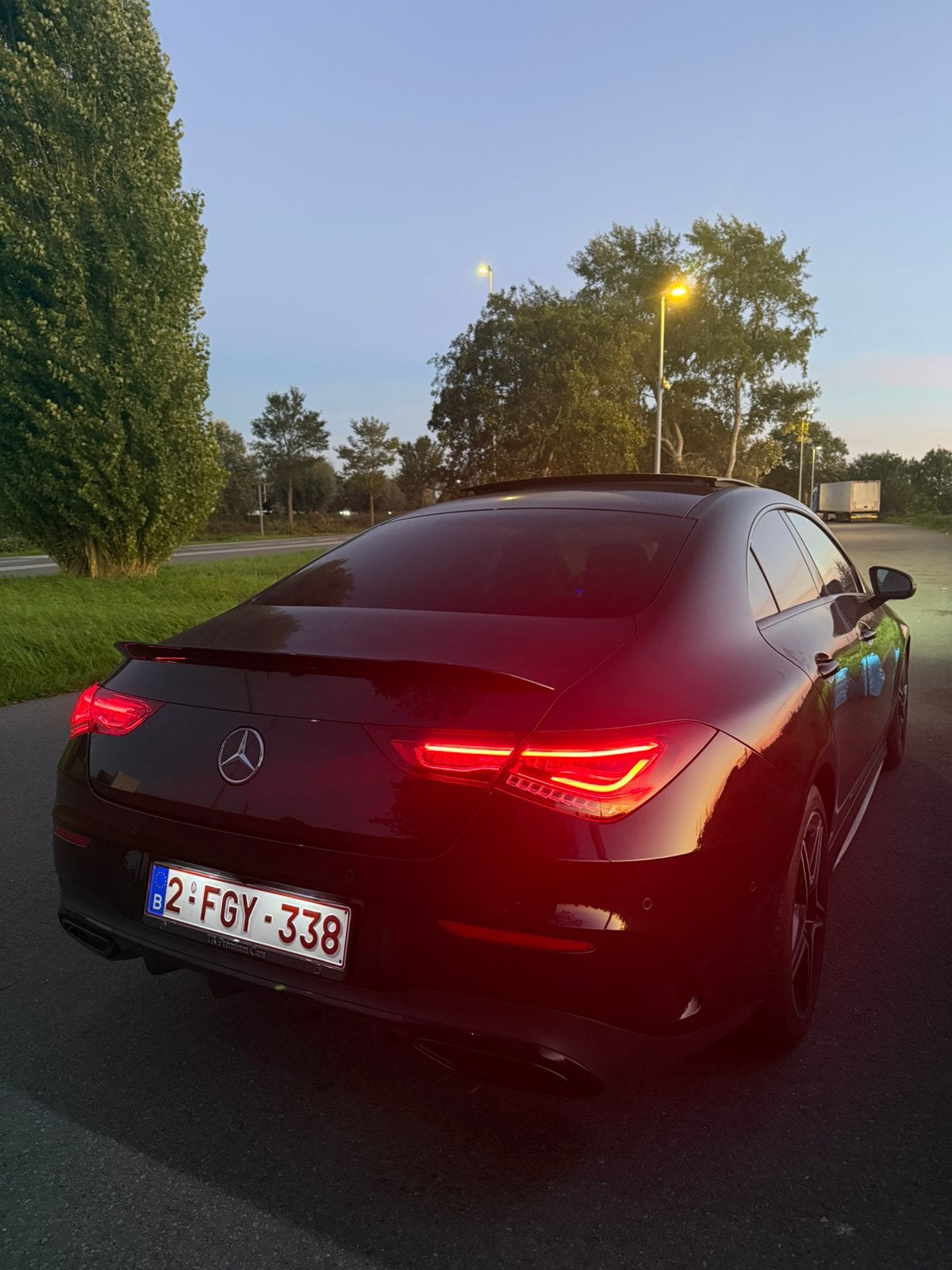 Mercedes-Benz CLA 180 AMG-LINE Night Edition | Pano, Auto's, 4 cilinders, Alcantara, Zwart, Particulier