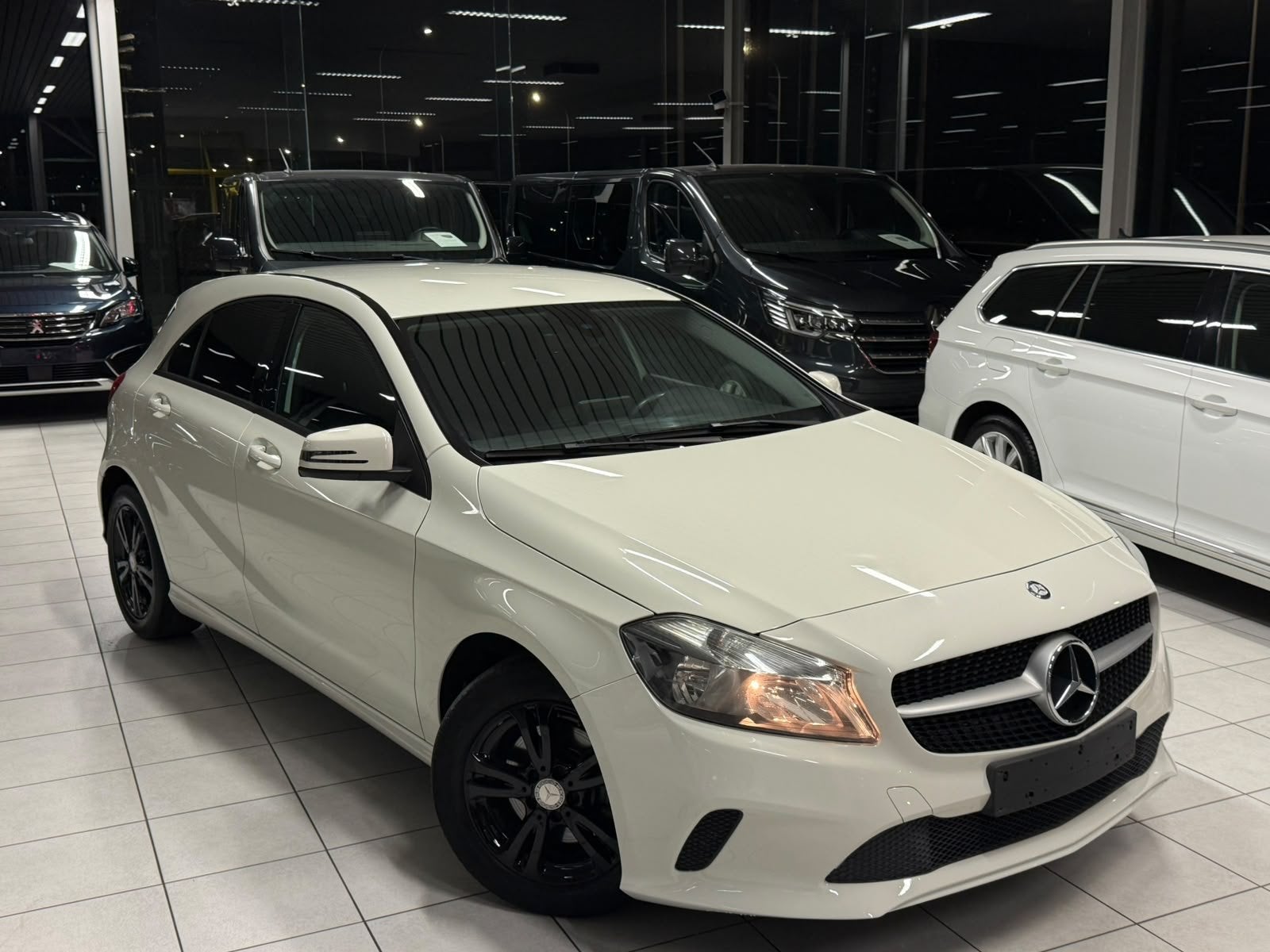 Mercedes-benz A 160 75kW 1.6i Essence Euro 6b, Autos, Classe A, Achat, Entreprise, Boîte manuelle