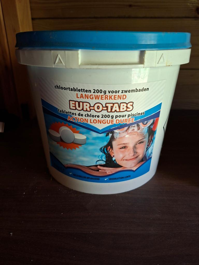 Zwembad benodigdheden, Ophalen