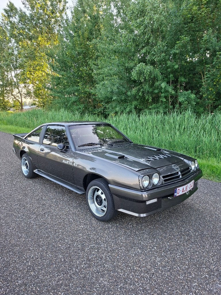 Opel Manta 18s 1983, Autos, Opel, Particulier, Manta, Bluetooth, Jantes en alliage léger, Radio, Sièges sport, Essence, Coupé