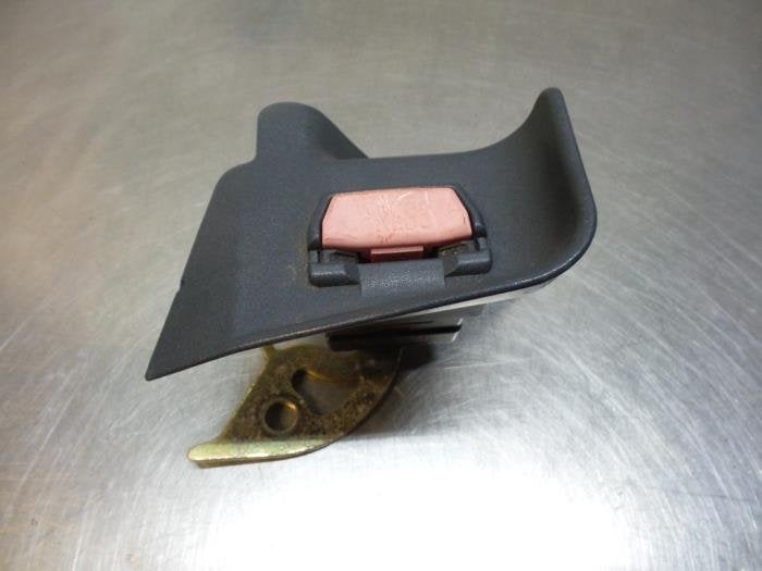 Insertion ceinture de sécurité arrière gauche d'un BMW 7-, -, 3 mois de garantie, Utilisé, -