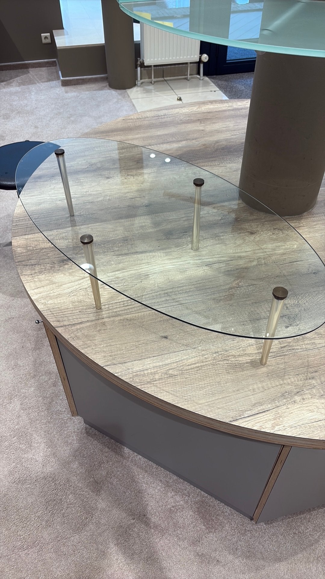 Glazen tafel met 4 poten, Ophalen, Zo goed als nieuw, Ovaal
