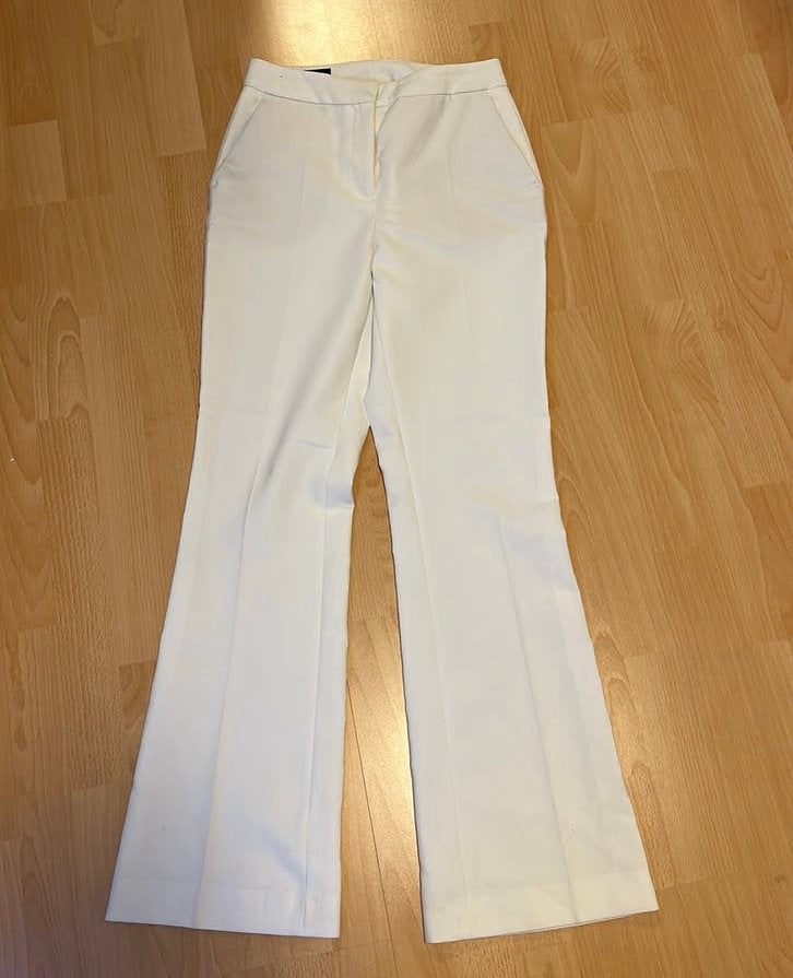 Witte flair broek - Zara - Small, Kleding | Dames, Wit, Ophalen of Verzenden, Maat 36 (S), Lang