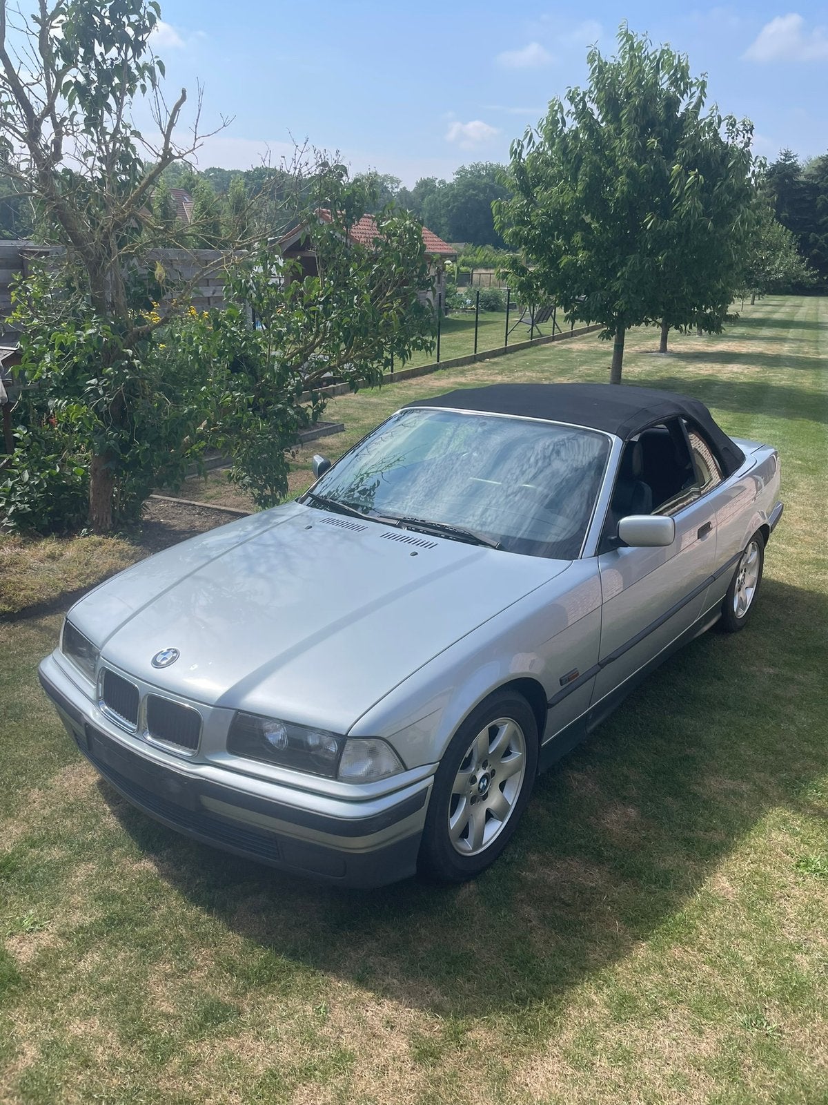 BMW cabrio E 36, Auto's, 4 zetels, Achterwielaandrijving, Zwart, Cabriolet