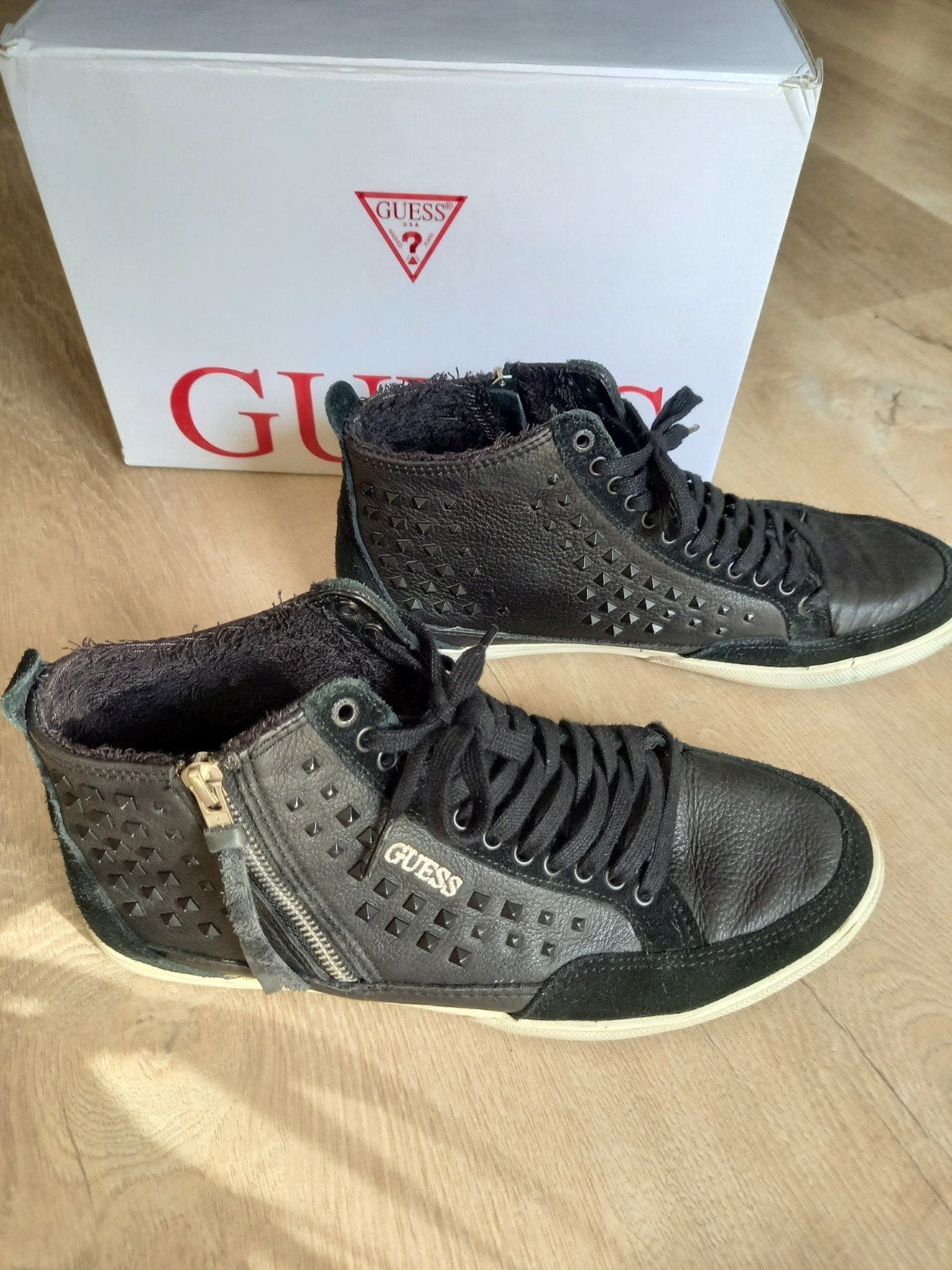 Sneakers van Guess, Ophalen, Guess, Zwart, Zo goed als nieuw
