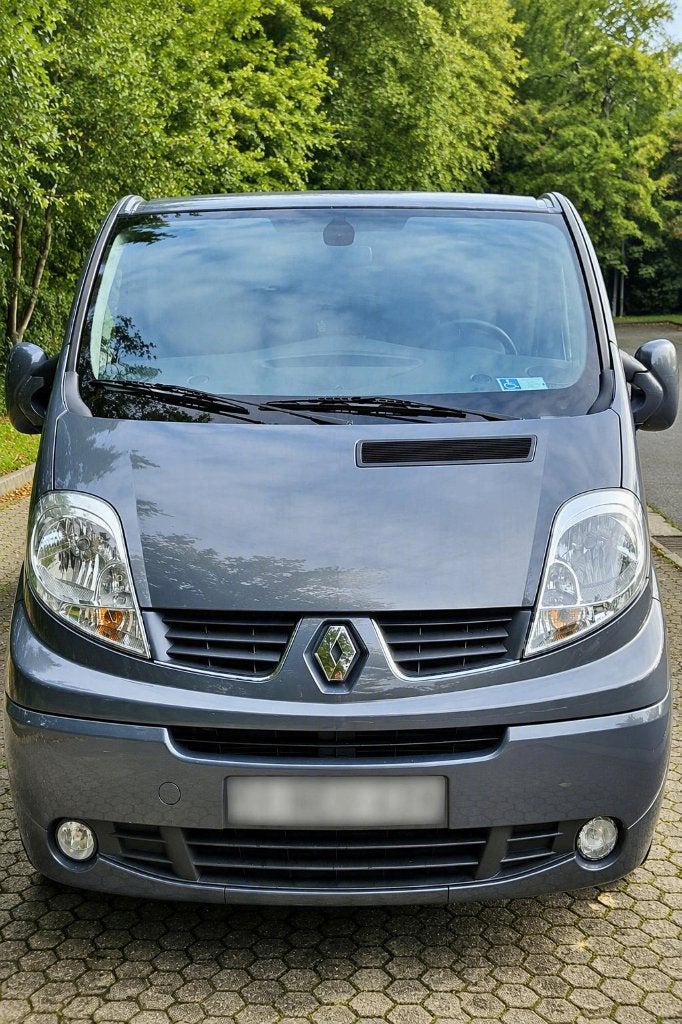 Renault Trafic Passenger aangepast voor mindervalide vervoer, Voorwielaandrijving, Monovolume, 1995 cc, Zwart