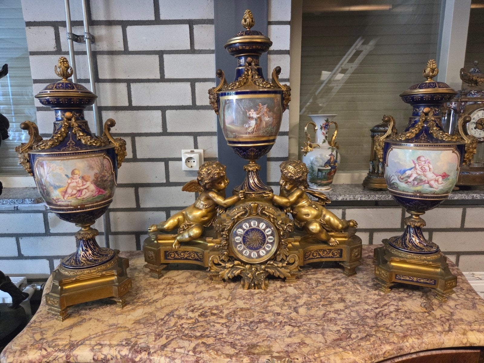 voulait des horloges séparées et des horloges de qualité, Enlèvement