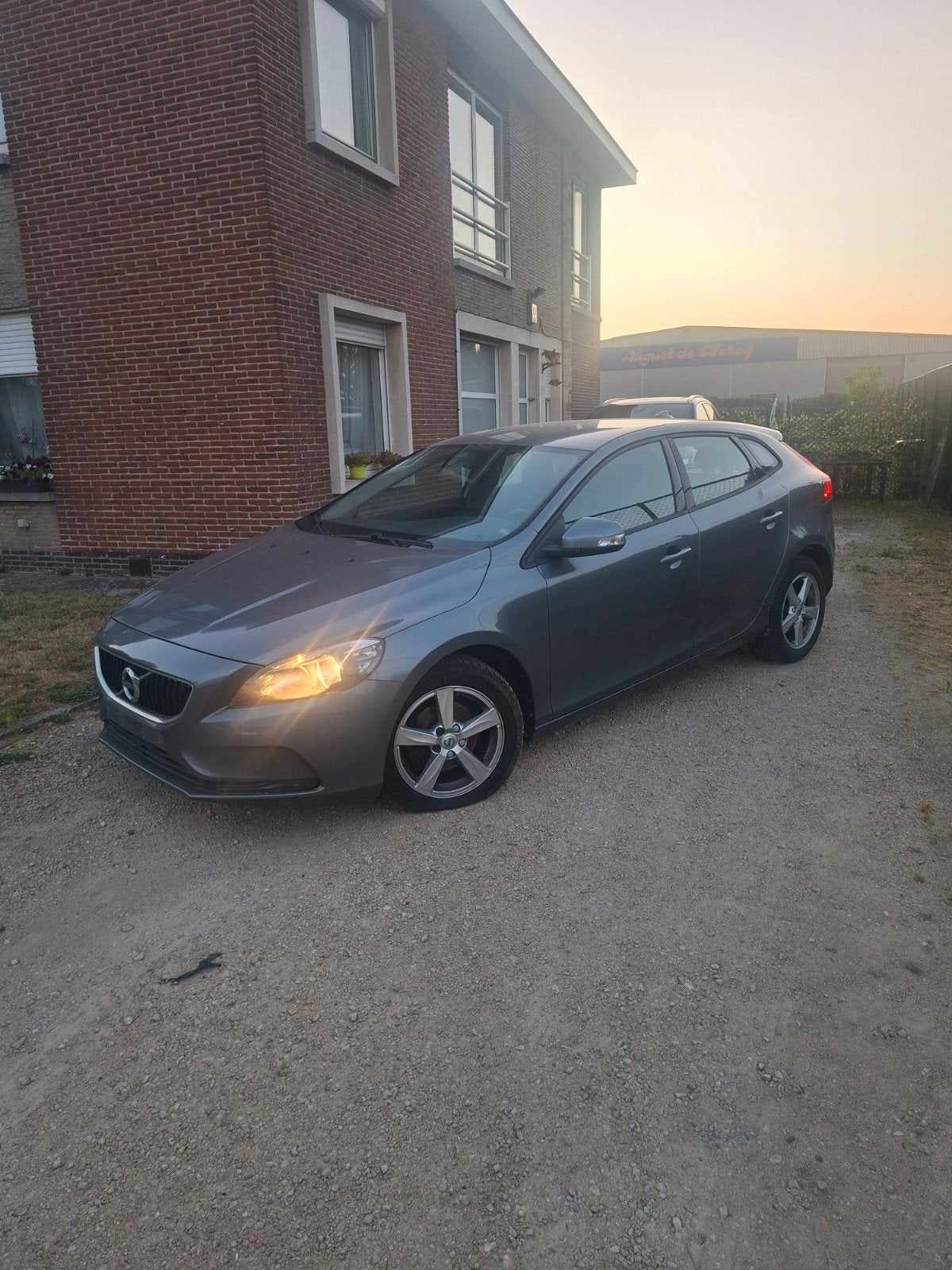 v 40 euro 6b 2,0 d, Auto's, Blauw, Leder, 5 deurs, Te koop
