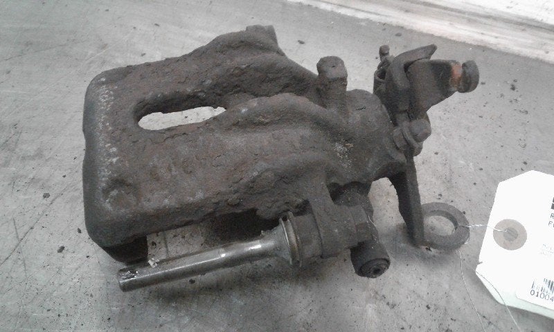 REMKLAUW RECHTS ACHTER Ford Focus 1 Wagon (01-1998/11-2004), Auto-onderdelen, Gebruikt, Ford