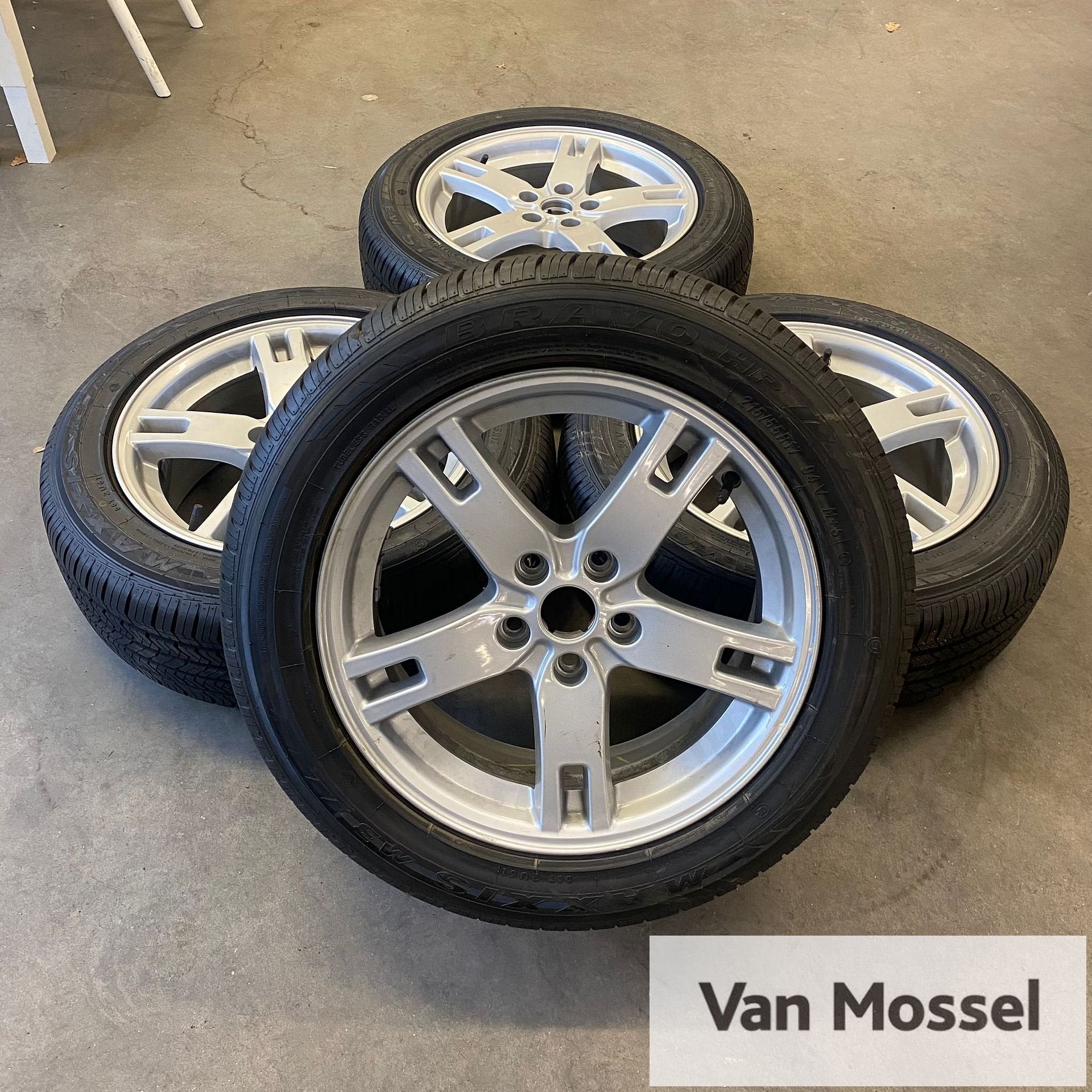 MG ZS EV Maxxis Bravo HP 215/55/R17 94V, Auto-onderdelen, Banden en Velgen, Banden en Velgen, Zomerbanden, 17 inch, 215 mm, Personenwagen