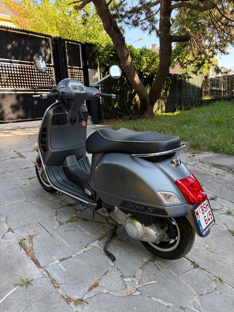Vespa 300 GTS Impeccable, Autres modèles, 300 cm³, Classe B (45 km/h), Enlèvement