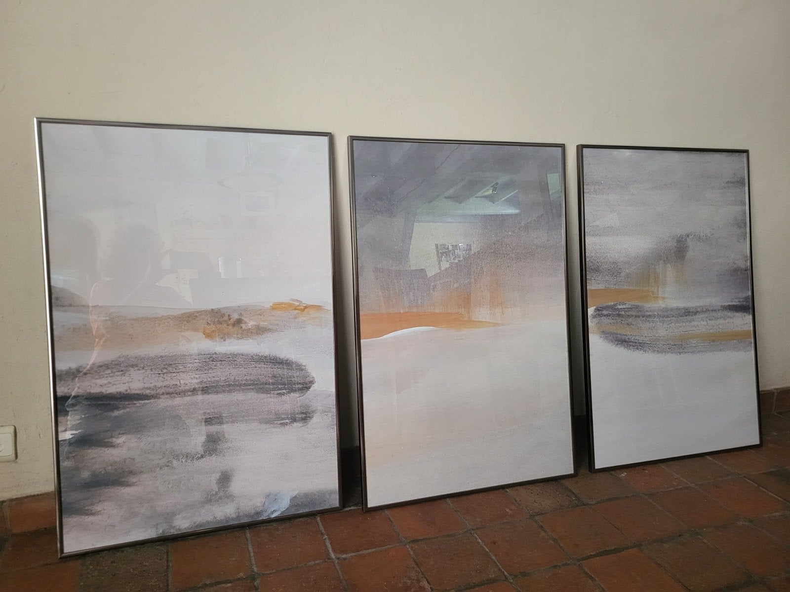 Affiches modernes en 3 parties (50 euros ensemble)

60 cm x, Enlèvement