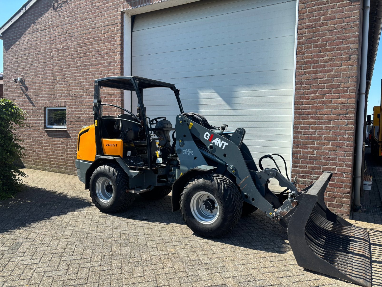 Giant V4502T Kniklader shovel wiellader 1712 uren!!, Ophalen