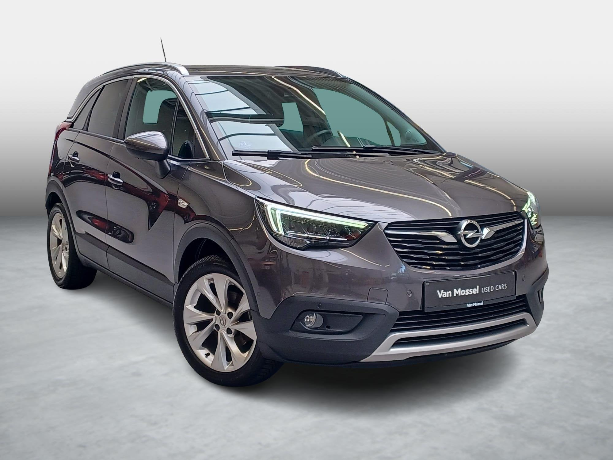 Opel Crossland X 1.2T 6MT 110pk Innovation, Auto's, Voorwielaandrijving, Zwart, Automatische klimaatregeling, 1245 kg