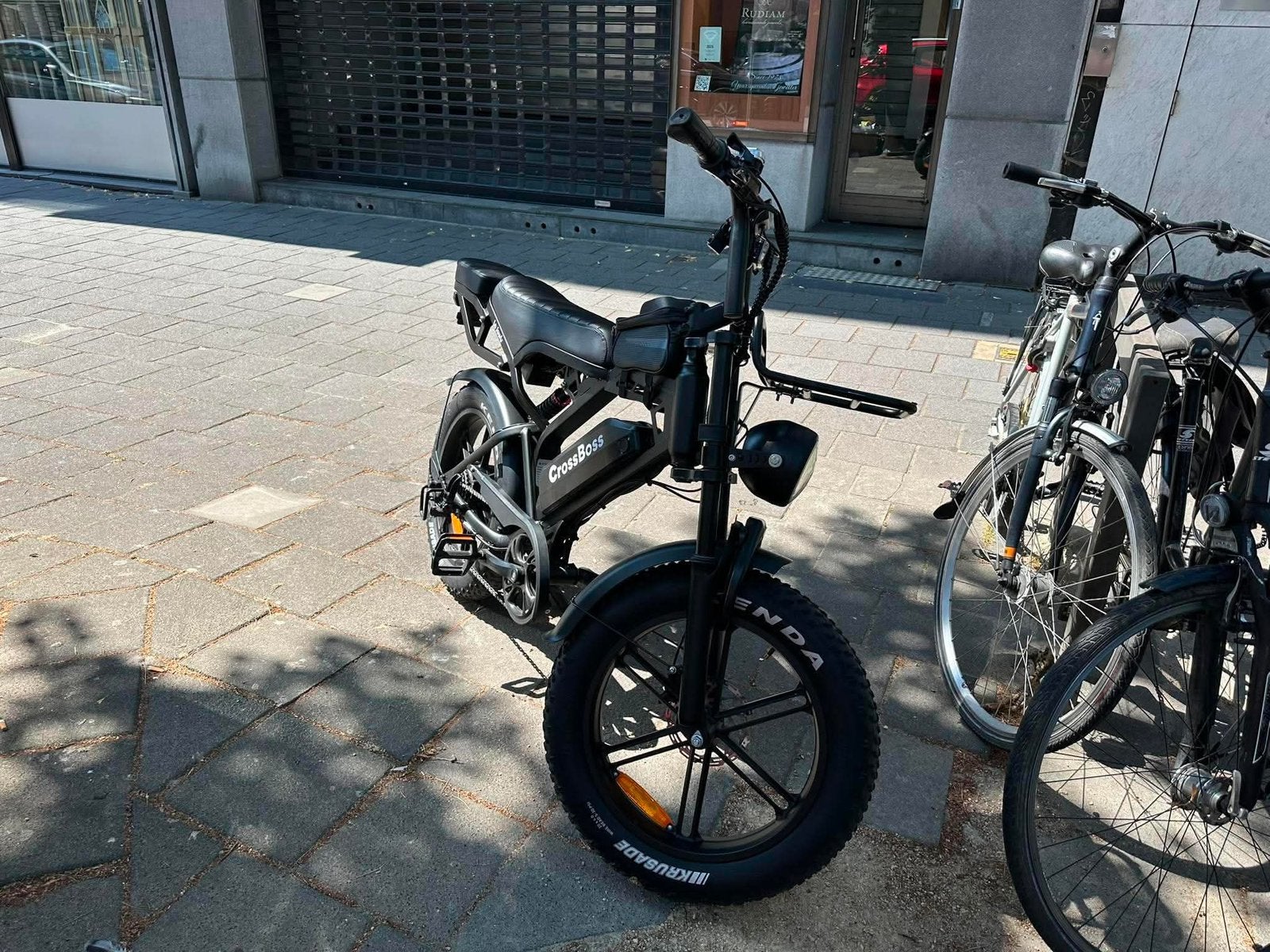 CrossBoss V20 Pro Limited Black Special Edition, Motos, Tuning & Styling, Enlèvement ou Envoi