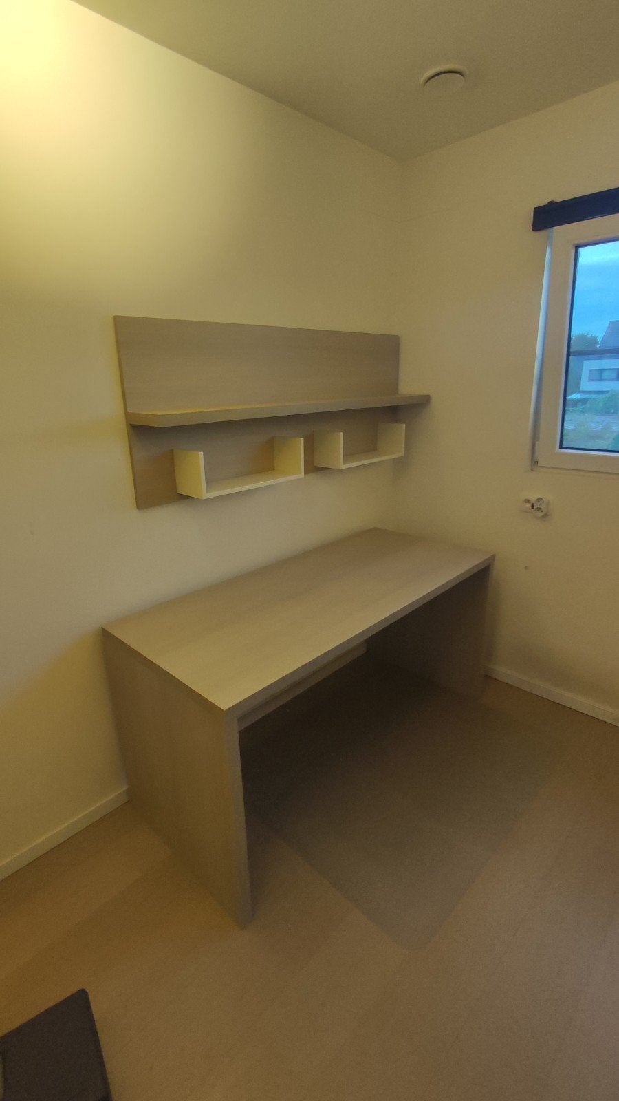 Bureau (+ kastje + wandrek), Ophalen, Zo goed als nieuw, Hout