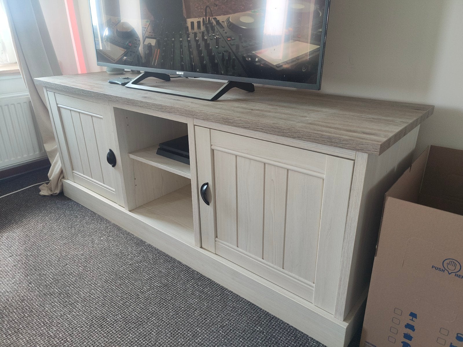 York tv kast, Ophalen