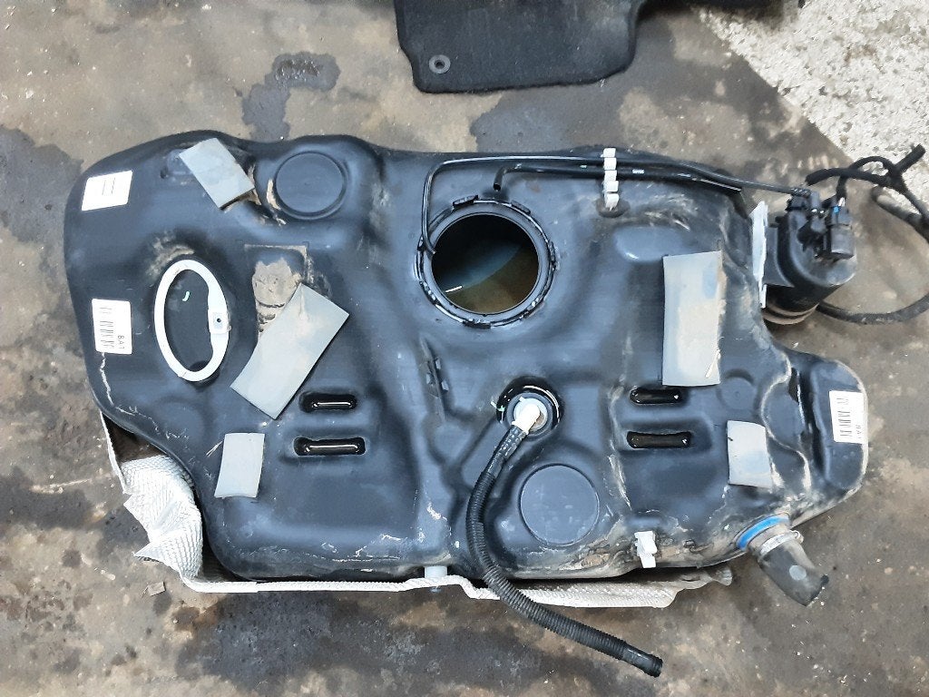 RESERVOIR CARBURANT Astra J Sports Tourer (PD8 / PE8 / PF8), Opel, Opel Automobile GmbH, Utilisé, Kontakt-opel@opel.com