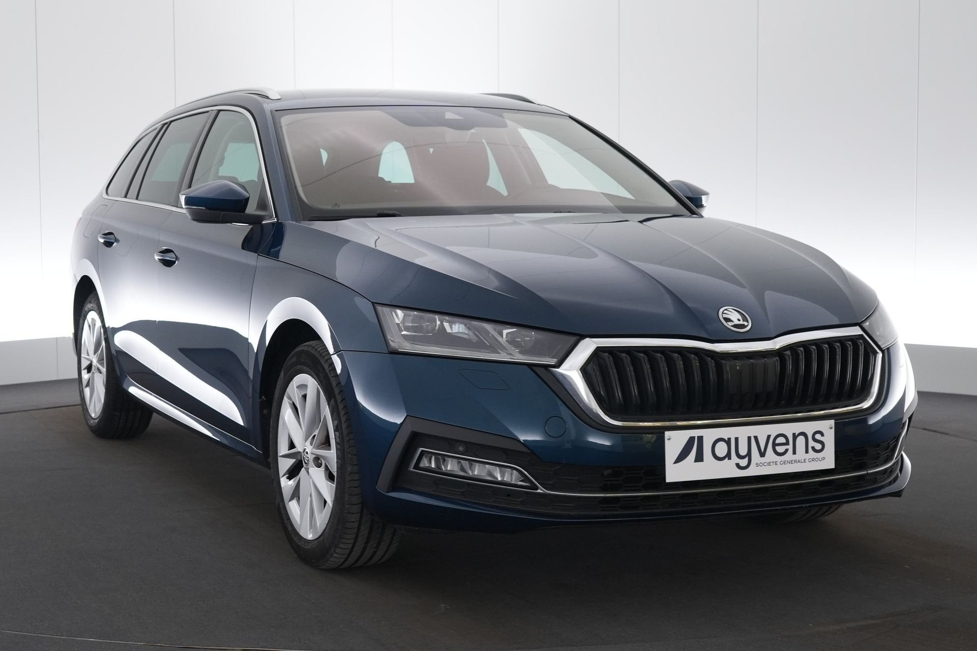 (2BMV832) SKODA OCTAVIA COMBI, Autos, Skoda, Achat, Entreprise, Carnet d'entretien, 5 portes