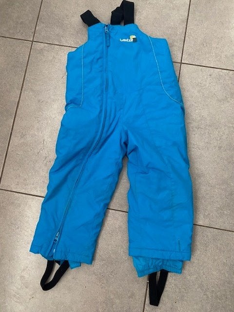 toffe, felblauwe skibroek maat 3 jaar Nieuwstaat, Enfants & Bébés, Vêtements enfant | Taille 98, Enlèvement ou Envoi, Comme neuf