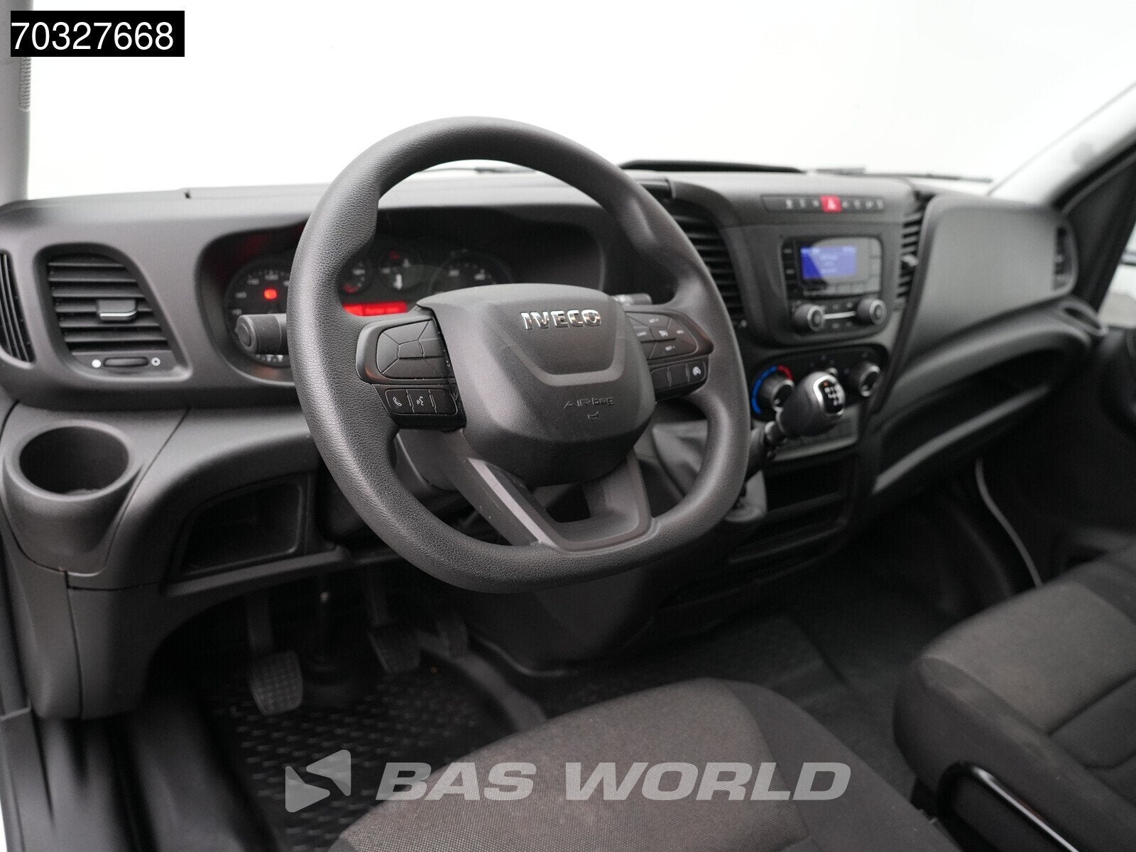 Iveco Daily 35C16 3.0L Laadklep Dubbellucht Bakwagen Airco C, Auto's, Bestelwagens en Lichte vracht, Stof, Gebruikt, Euro 6, 4 cilinders