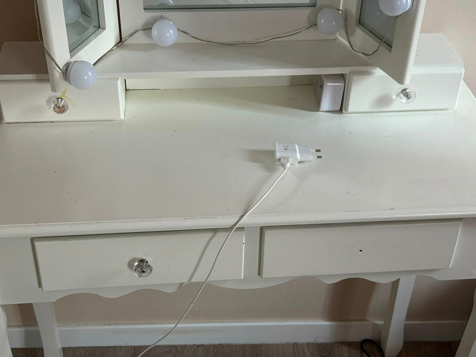 Een witte bureau + stoel erbij, Ophalen of Verzenden, Zo goed als nieuw