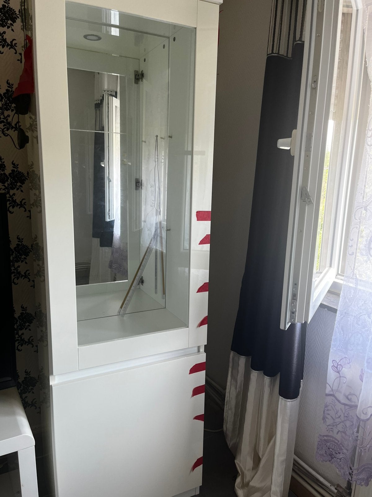 Vitrine a vendre toute blanche avec lumière, Avec porte(s), Blanc, Comme neuf, 50 à 100 cm