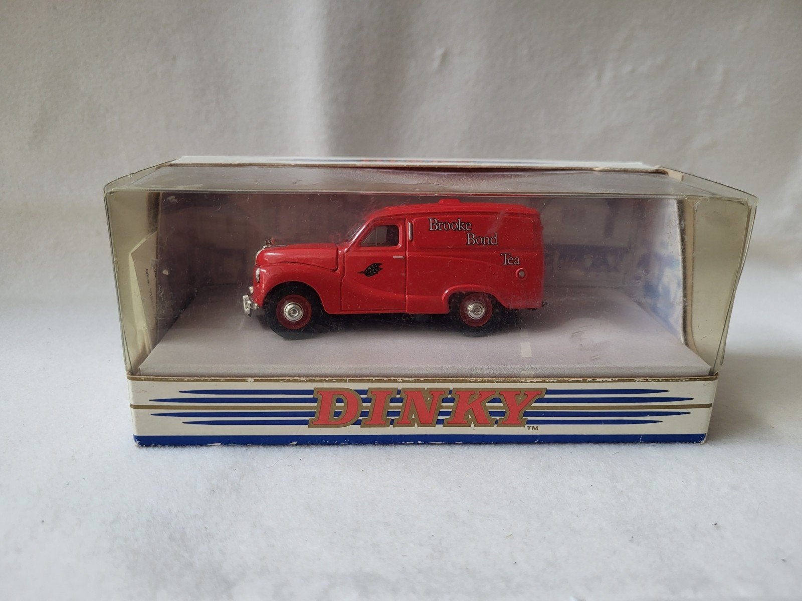 Dinky Matchbox DY15 1953 Austin A40, Hobby & Loisirs créatifs, Voitures miniatures | 1:43, Enlèvement ou Envoi, Comme neuf, Voiture