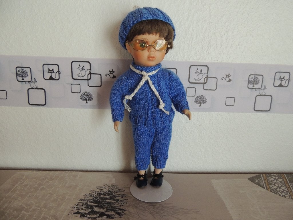 Poupée avec support pour être debout - vêtements tricotés, Enlèvement, Poupée