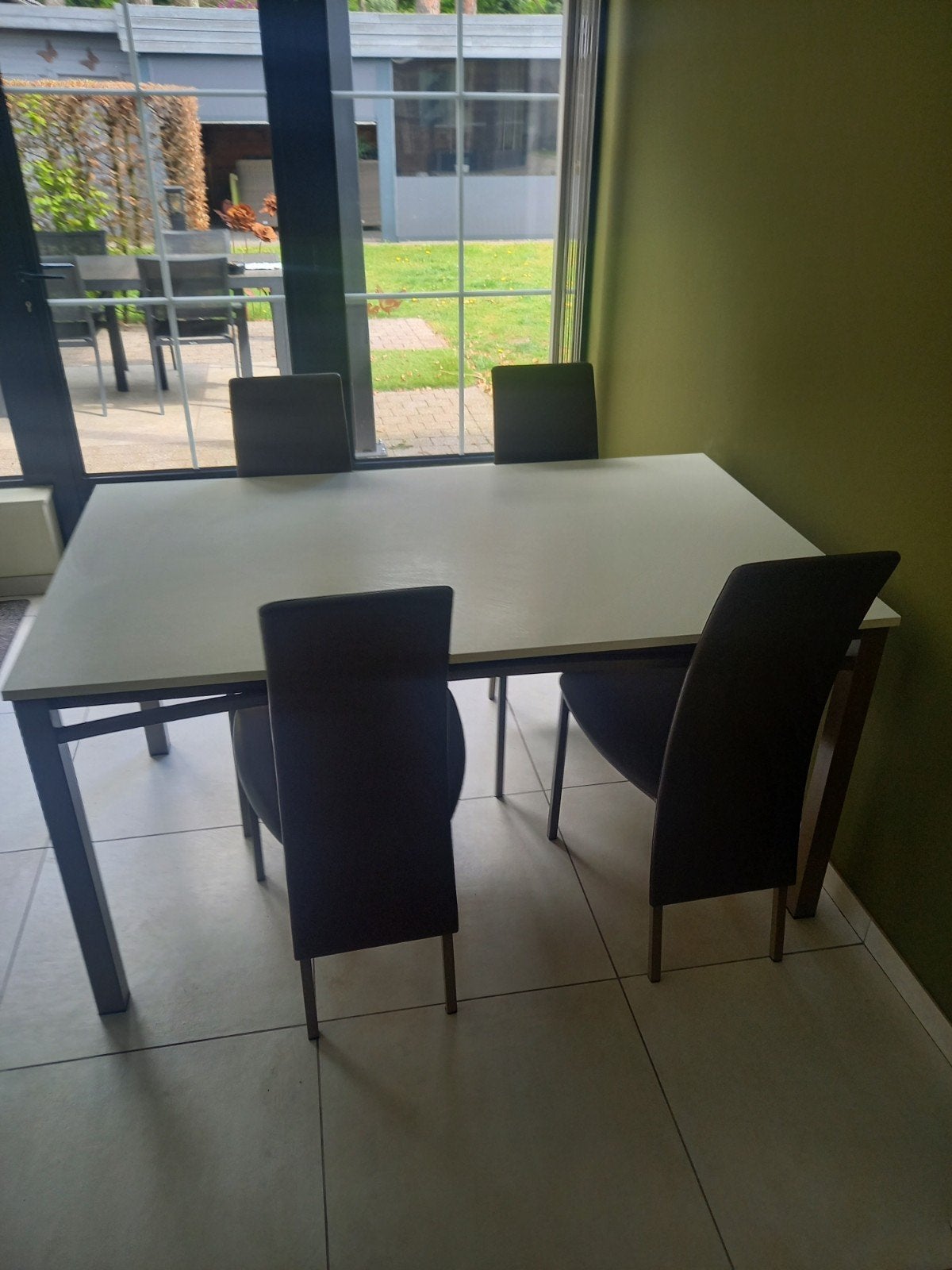 Keukentafel en 4 stoelen, Enlèvement