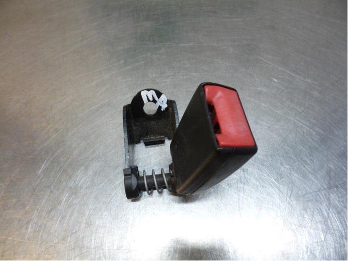 Insertion ceinture de sécurité arrière centre d'un BMW 5-, -, 3 mois de garantie, Utilisé, -