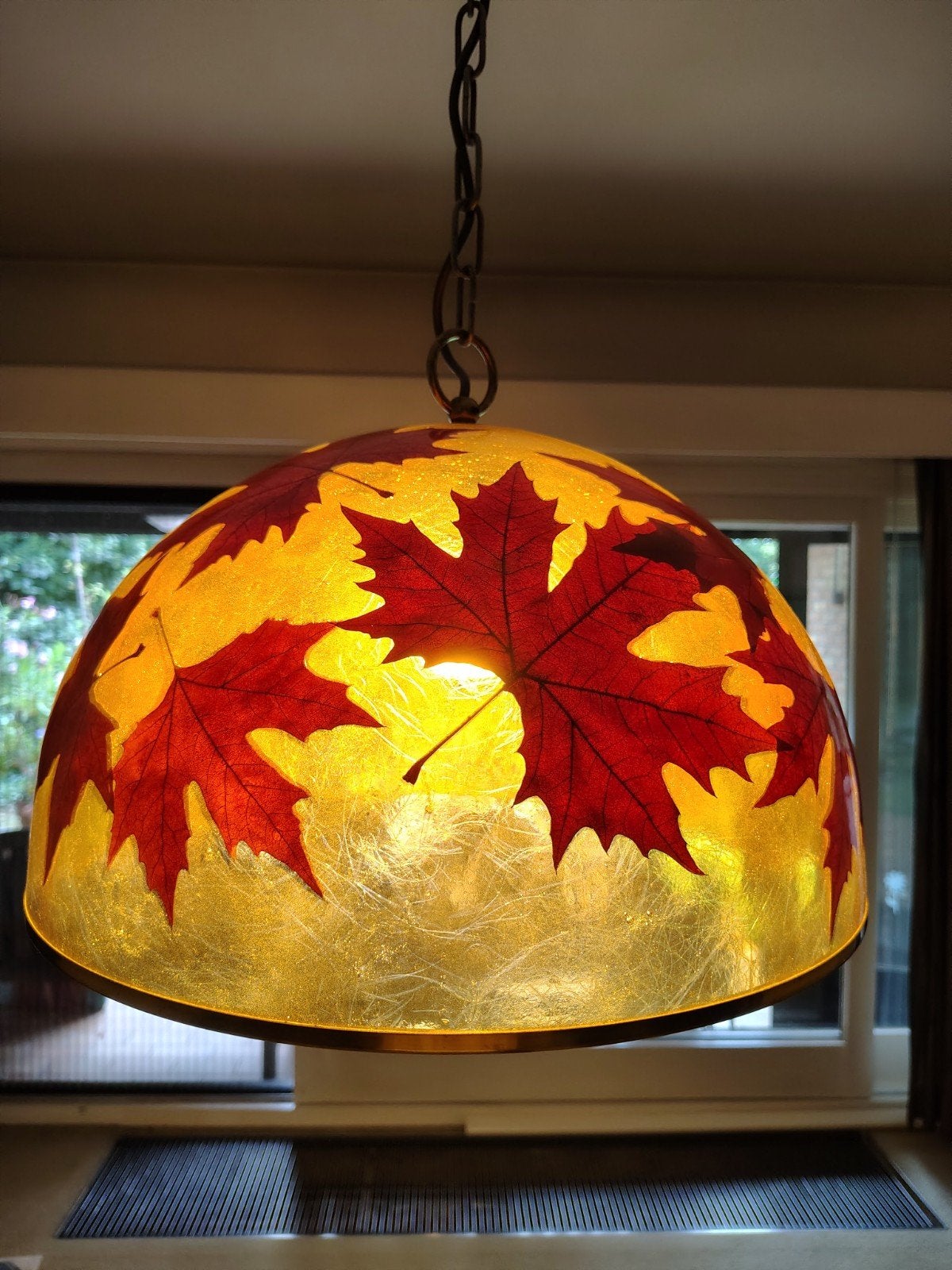 Design hanglamp met ingewerkte esdoornbladeren in kunsthars, Enlèvement