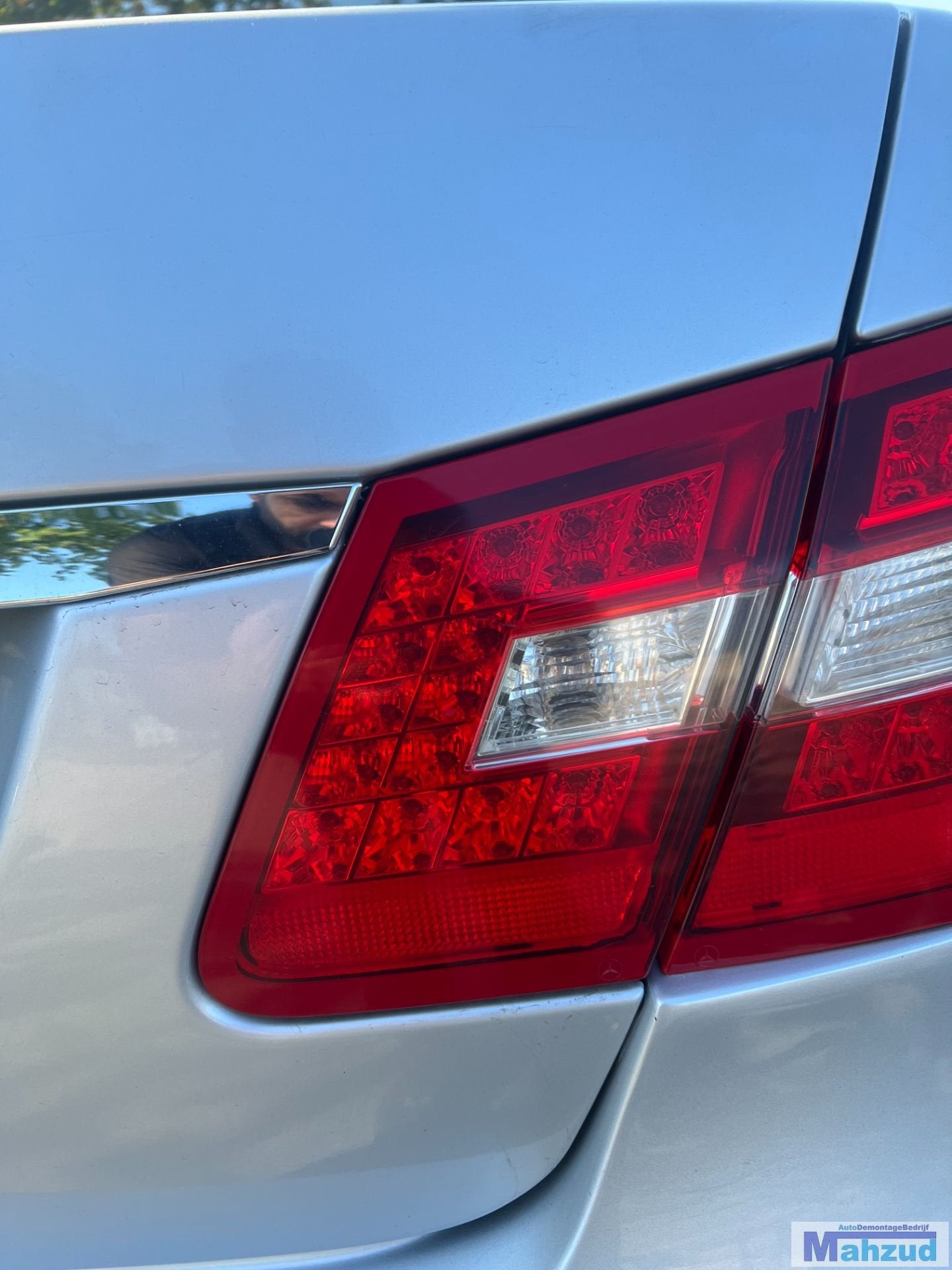 MERCEDES E KLASSE W212 rechts binnen achterlicht 2009-2012, Gebruikt, Mercedes-Benz AG, Mercedes-Benz, Mercedesstrasse 120
70372  Stuttgart, DE