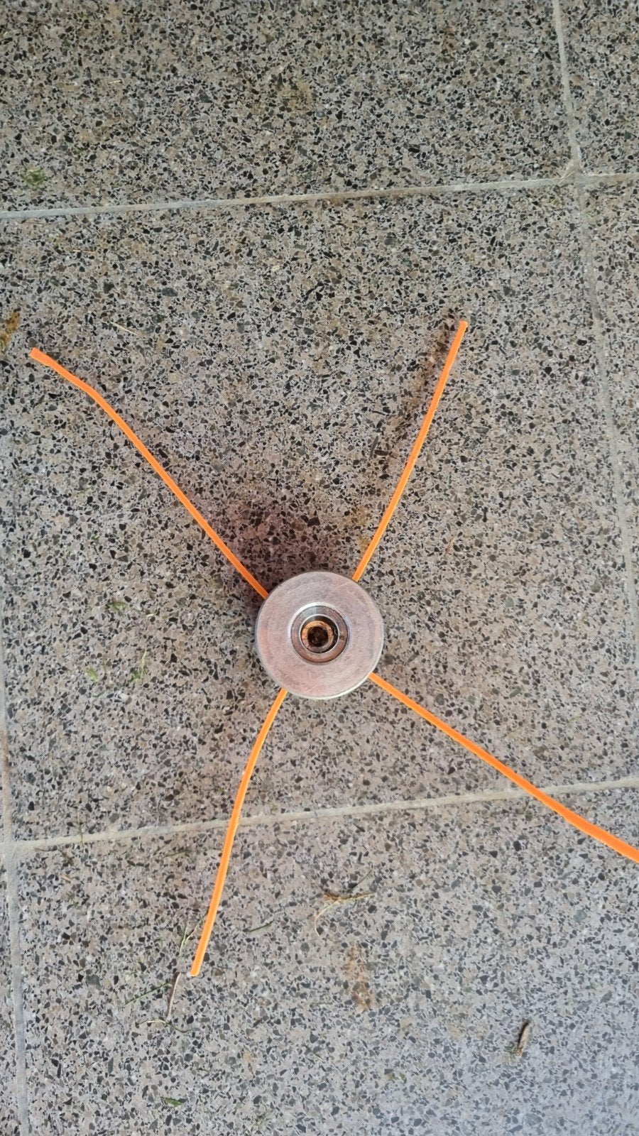 1 tête alu fils nylon pour débroussailleuse, Enlèvement ou Envoi, Utilisé, 10 à 30 cm