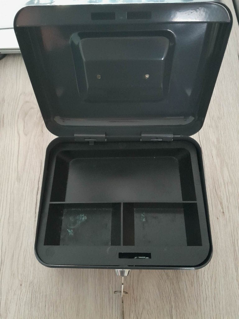 Kluisje, Huis en Inrichting, Brandblussers en Brandkasten, Ophalen of Verzenden, Zo goed als nieuw, Brandkast