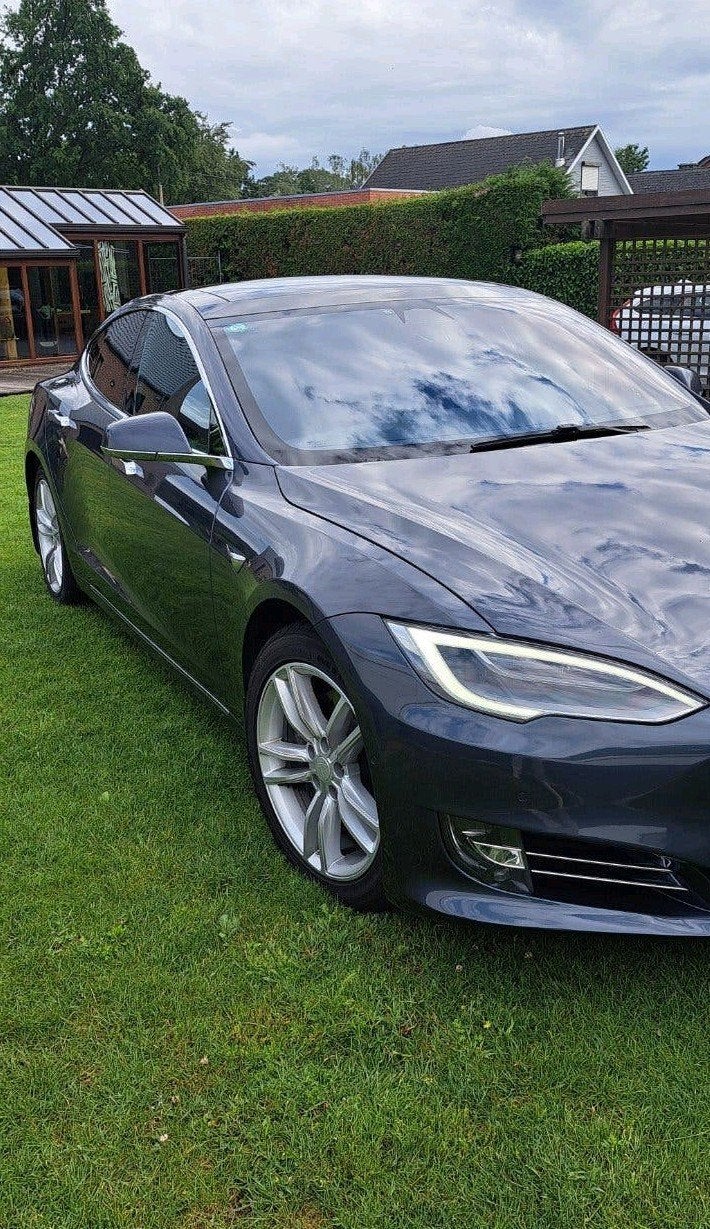 Tesla modèle S 100D longue portée, Enlèvement