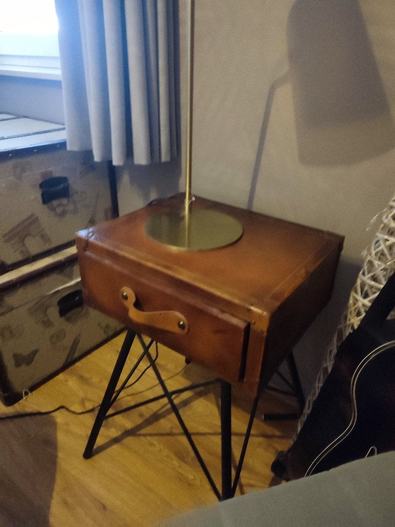 Nachtkastje/ bijzetkastje, Ophalen
