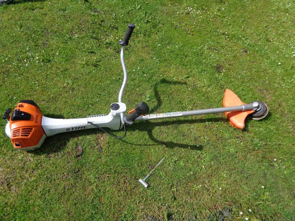 Débroussailleuse Stihl FS 560 C-M 2020!, Jardin & Terrasse, Débroussailleuses, Viking / Stihl, Comme neuf, Essence, Enlèvement