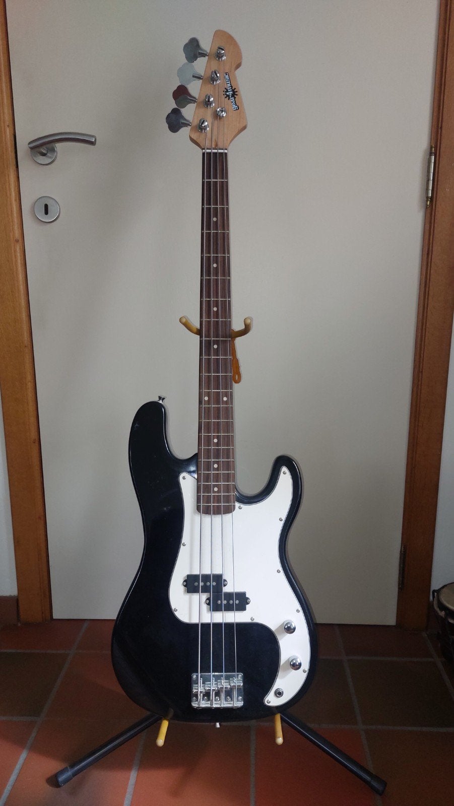 copie de la basse Precision de Gear 4 Music.
il s'agit d'un, Musique & Instruments, Enlèvement ou Envoi