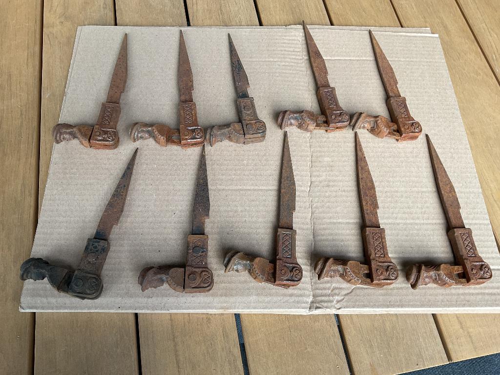 IJzeren raam Luik sluiters, de originele van toen, 10 stuks, Antiek en Kunst, Curiosa en Brocante, Ophalen of Verzenden