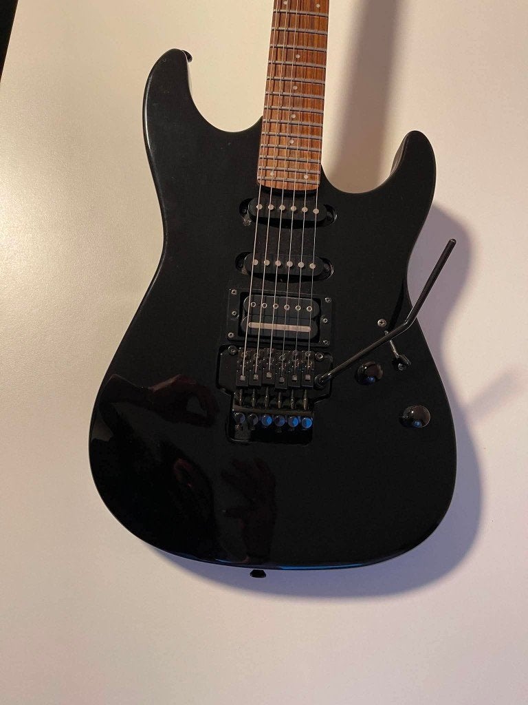 Squier Stratocaster Showmaster HSS — 2005 —, Muziek en Instrumenten, Snaarinstrumenten | Gitaren | Elektrisch, Ophalen of Verzenden