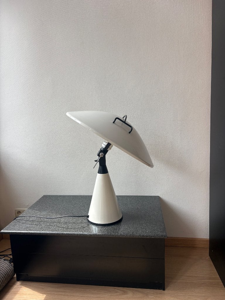 Lampe de table ‘676 Radar’ par Elio Martinelli, Maison & Meubles, Lampe d'ambiance, Enlèvement ou Envoi, Blanc, Autres marques