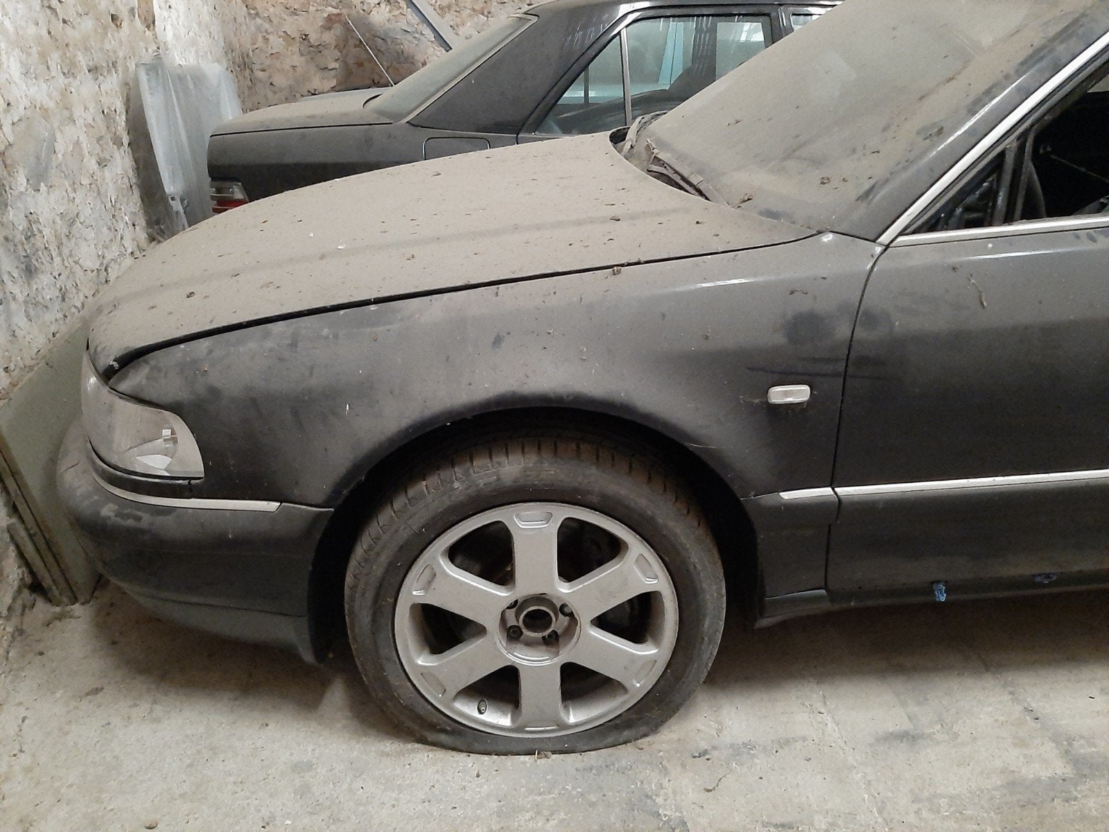 Audi S8 jaar 2000 voor onderdelen met papier, 4 deurs, 8 cilinders, 4200 cc, Blauw