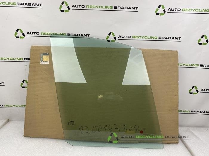 Vitre portière 4portes avant droite d'un Renault Scenic, -, 3 mois de garantie, Utilisé, -