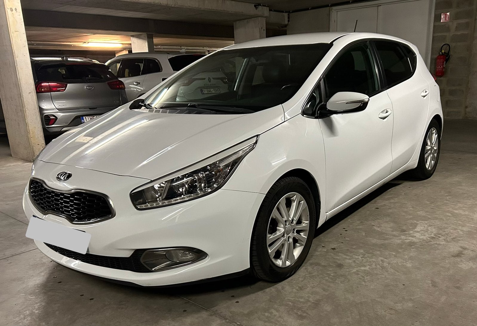Kia Ceed 1.4 Essence, Auto's, Voorwielaandrijving, https://public.car-pass.be/vhr/119fcc54-d1d9-4c6e-a0b8-50ea5d9470ea, 4 cilinders