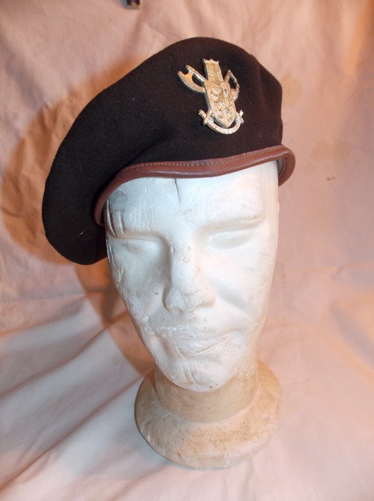 Belgische korea vrijwilliger onder officier Baret, Verzamelen, Ophalen of Verzenden, Landmacht, Helm of Baret