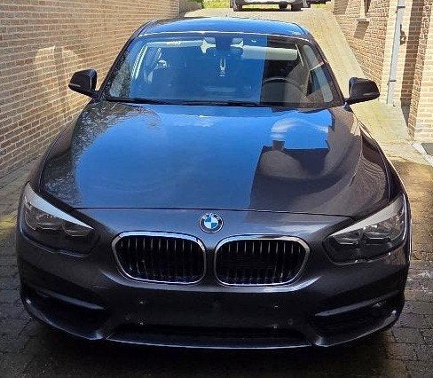 BMW 118i, Auto's, 1375 kg, 5 deurs, Particulier, Zilver of Grijs