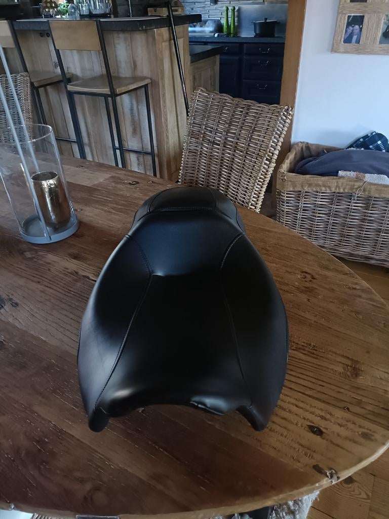 Selle de moto, Enlèvement, Selle