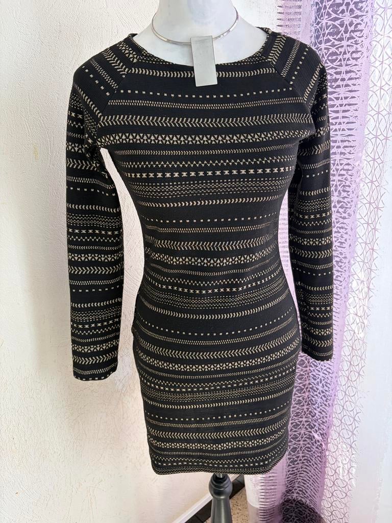 Robe noire Mango à imprimés géométriques taille S, Enlèvement ou Envoi, Comme neuf